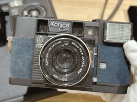 KONICA：ボディ／LEICA：アクセサリー（三脚・フラッシュ系）など10点