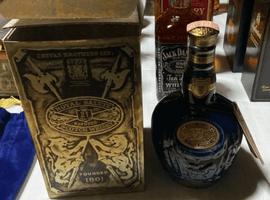 ウイスキー：CHIVAS BROTHERS（ロイヤルサルート 21年 青）／ウイスキー：Johnnie Walker（ブラックラベル  エクストラスペシャル 金キャップ）など17点