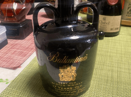 ウイスキー：Ballantines（17年 陶器 黒）／ウイスキー：Johnnie Walker（ブルーラベル オールデスト）など7点