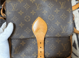 LOUIS VUITTON / モノグラム / カルトシエール 22 / M51253 / 状態ランク：Bなど4点(島根県益田市・出張買取）｜ブランドの高価買取ならバイセル