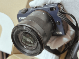 Canon：EOS M2 ボディ ベイブルー＋EF-M 18-55mm F3.5-5.6 IS STM／TAMRON：レンズなど4点
