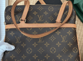 LOUIS VUITTON / モノグラム / クーサンGM / M51141 / 状態ランク：Aなど15点