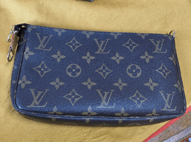 LOUIS VUITTON / モノグラム / ポシェットアクセソワール 旧型 / M51980 / 状態ランク：Bなど17点(宮城県仙台市泉区・出張買取）｜ブランド品の高価買取なら【バイセル】