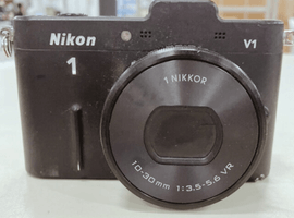 Nikon：1 V1 ボディ ブラック＋1 NIKKOR VR 10-30mm F3.5-5.6など7点