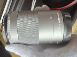 Canon：EF-M 55-200mm F4.5-6.3 IS STM シルバー／Canon：EOS Kiss M EF-M 15-45 IS STM キット ホワイトなど2点