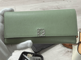 LOEWE / 長財布 / C568W73X01 / 状態ランク：BCなど2点