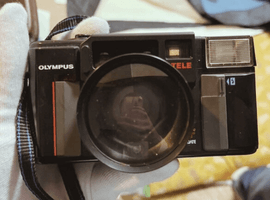 OLYMPUS：ボディ／Nikon：ボディなど3点