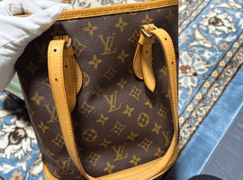 LOUIS VUITTON / モノグラム / バケット PMなど2点（三重県三重郡菰野町・出張買取）｜ブランド品の高価買取なら【バイセル】