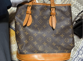 LOUIS VUITTON / モノグラム / バケット PM / M42238 / 状態ランク：Cなど2点