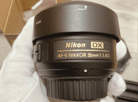 Nikon：AF-S DX NIKKOR 35mm F1.8G／Nikon：D5500 ボディ ブラックなど3点