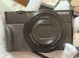 SONY：DSC-RX100／Panasonic：LUMIX G X VARIO 35-100mm F2.8 POWER O.I.S.など2点