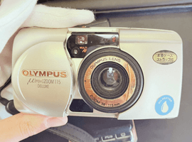 OLYMPUS：ボディ／Canon：交換レンズ付きボディなど4点