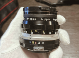 Nikon：レンズ／Nikon：交換レンズ付きボディなど4点