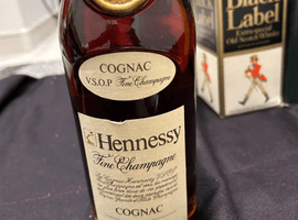 ブランデー：Hennessy（VSOP ファイン シャンパーニュ グリーンボトル）／ウイスキー：Suntory（ローヤル SRラベル）など11点