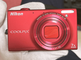 Nikon：COOLPIX S6100 レッド／FUJIFILM：ボディなど4点