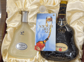 ブランデー：Hennessy（XO オン ザ ロック）／ウイスキー：Ballantines（30年）など6点