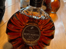 ブランデー：REMY MARTIN（XO スペシャル 旧 クリアボトル）／ブランデー：Hennessy（XO 金キャップ グリーンボトル）など26点