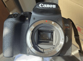 Canon：EOS Kiss X10i ボディなど3点