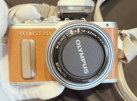 OLYMPUS：PEN E-PL8 14-42mm EZキット ブラウン／OLYMPUS：レンズなど2点