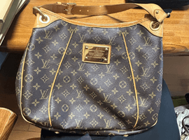 LOUIS VUITTON / モノグラム / ガリエラ PM / M56382 / 状態ランク：Bなど28点(東京都町田市・出張買取）｜ブランド品の高価買取なら【バイセル】