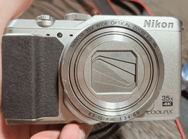 Nikon:COOLPIX A900 シルバーなど4点