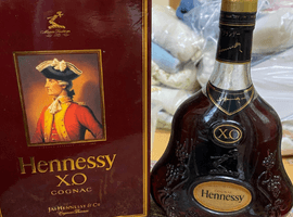 ブランデー：Hennessy（XO 金キャップ クリアボトル）／ウイスキー：Suntory（クレスト 12年 旧ボトル）など9点