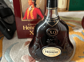 ブランデー：Hennessy（XO 金キャップ クリアボトル）／ウイスキー：CHIVAS BROTHERS（ロイヤルサルート 21年 青）など4点