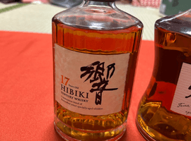 ウイスキー：Suntory（響 17年 現行）／ウイスキー：NIKKA（鶴 17年 クリアボトル）など4点
