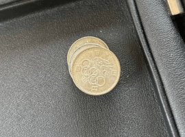 100円銀貨など3点