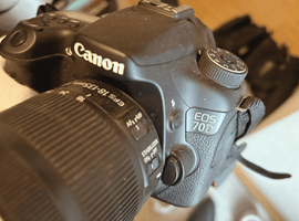 Canon：EOS 70D EF-S 18-135 IS STM キット／Nikon：COOLPIX P310 ホワイトなど2点