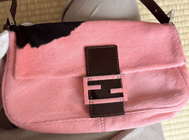 FENDI / マンババケットなど2点（大阪府岸和田市・出張買取）｜ブランド品の高価買取なら【バイセル】