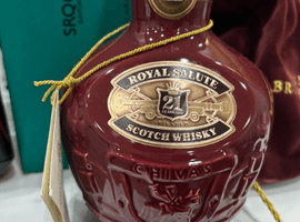 ウイスキー：CHIVAS BROTHERS（ロイヤルサルート 21年 赤 陶器）／ウイスキー：CHIVAS BROTHERS（ロイヤルサルート 21年 茶 陶器ボトル）など7点