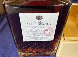 ブランデー：NIKKA（アップルブランデー 弘前 20年）／ウイスキー：Suntory（山崎 12年 ピュアモルト 華）など26点