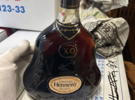 ブランデー：Hennessy（XO 金キャップ クリアボトル）／ブランデー：CAMUS（XO ロングネック）など8点
