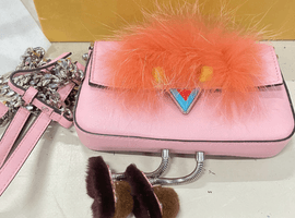 FENDI / スモール ドットコムクリック トートバッグ / 8BN299 / 状態ランク：Bなど4点(北海道札幌市中央区・宅配買取)｜ブランド品の高価買取なら【バイセル】