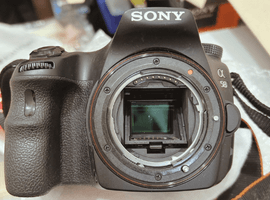 SONY：α58 ボディなど3点