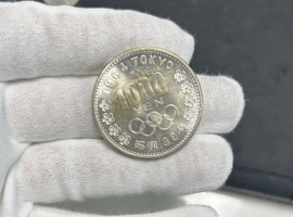 銀貨(1000円硬貨)など3点