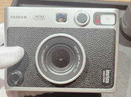 FUJIFILM：ボディ／Canon：交換レンズ付きボディなど2点