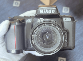 Nikon：交換レンズ付きボディ／MINOLTA：ボディなど4点