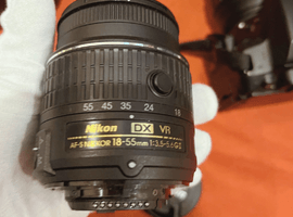 Nikon：AF-S DX NIKKOR 18-55mm f3.5-5.6G VR II／Nikon：D5300 ボディ ブラック+AF-S NIKKOR 70-300mm F4.5-5.6G ED VRなど2点