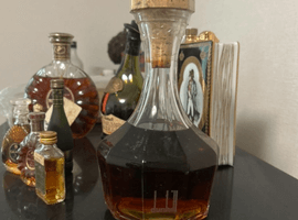 ウイスキー：dunhill（ダンヒル クリスタルデキャンタ クリアフィルム）／ブランデー：REMY MARTIN（XOスペシャル 旧クリアボトル）など4点