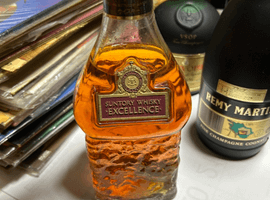 ウイスキー：Suntory（エクセレンス）／ブランデー：COURVOISIER（VSOP ファイン シャンパーニュ）など4点