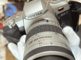 PENTAX：交換レンズ付きボディ／PENTAX：レンズなど3点