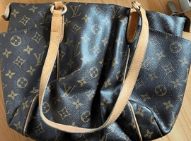 LOUIS VUITTON / モノグラム / トータリー PM 旧型 / M56688 / 状態ランク：Bなど8点(広島県三原市・出張買取）｜ブランド品の高価買取なら【バイセル】