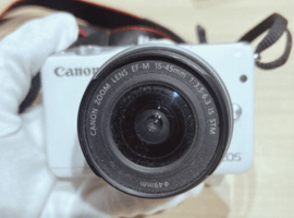 Canon：EOS M10 EF-M 15-45 IS STM キット ホワイト／SONY：VLOGCAM ZV-E10L パワーズームキット ブラックなど2点