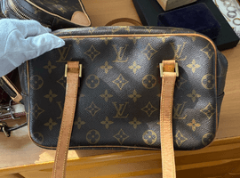 LOUIS VUITTON / モノグラム / シテ MM / M51182 / 状態ランク：ABなど6点(神奈川県横浜市戸塚区・出張買取）｜ブランド品の高価買取なら【バイセル】