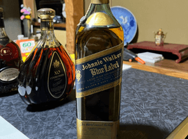 ウイスキー：Johnnie Walker（ブルーラベル）／ブランデー：Hennessy（XO 金キャップ グリーンボトル）など3点