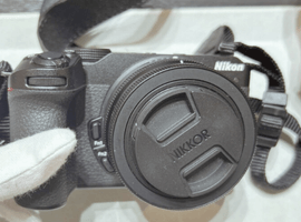Nikon：ボディ／Nikon：アクセサリー（三脚・フラッシュ系）など3点