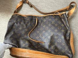LOUIS VUITTON / モノグラム / ノエ / M42224 / 状態ランク：Cなど14点(東京都世田谷区・出張買取）｜ブランド品の高価買取なら【バイセル】