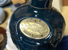 ウイスキー：CHIVAS BROTHERS（ロイヤルサルート 21年 青）／ウイスキー：Suntory（クレスト 12年 向獅子）など7点